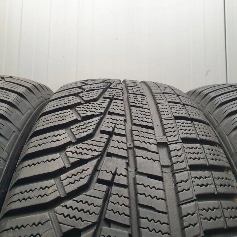 Anvelopă de iarnă Hankook Winter i*cept evo2 SUV W320A 215/70R16 100 T grip Product image