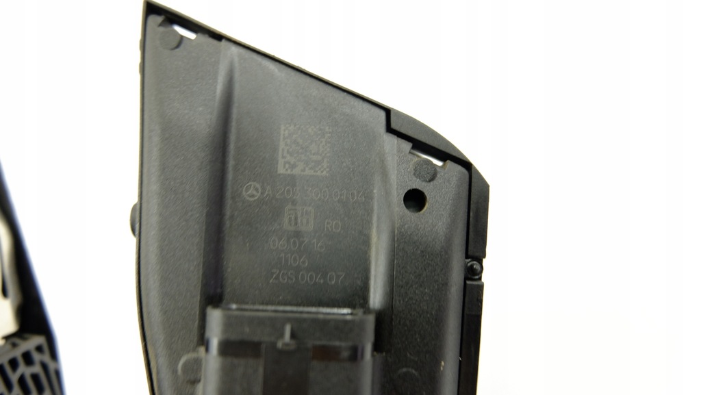 MERCEDES C-CLASS W205 2.2 CDI POTENTIOMETR PEDALA A2053000104 Product image