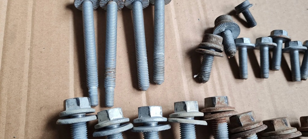 SQ5 Q5 80A ȘURUB SUSPENSIE ȘURBUL SUSPENZI LEAGĂNURI BRINCI FAȚĂ Product image