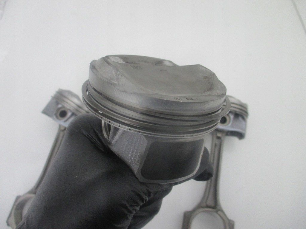 BIELLA PISTON 1.2 THP PURETECH PEUGEOT 208 2008 308 3008 CITROEN CS C4 B7 Product image