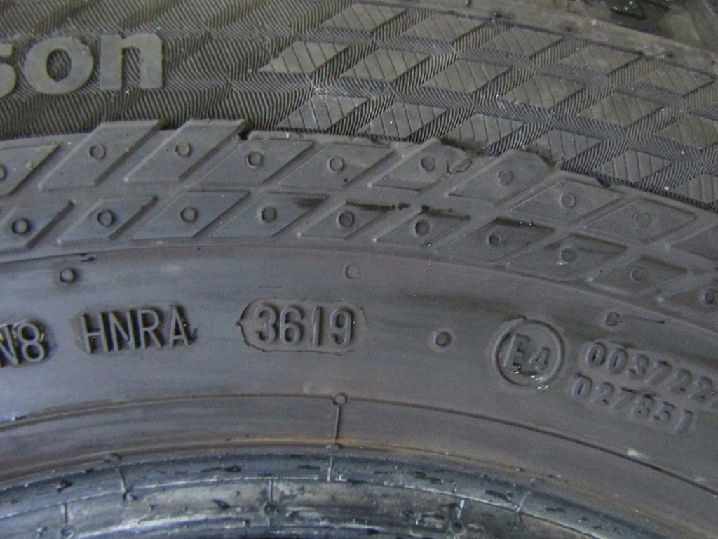 215/75R16C CONTINENTAL VANCONTACT 4SEASON 6.7mm Product image