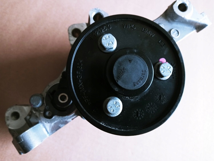 Pompa apa BMW Łapa 730Li G11 G12 Putere 190kw 258km kilometraj 10km Product image