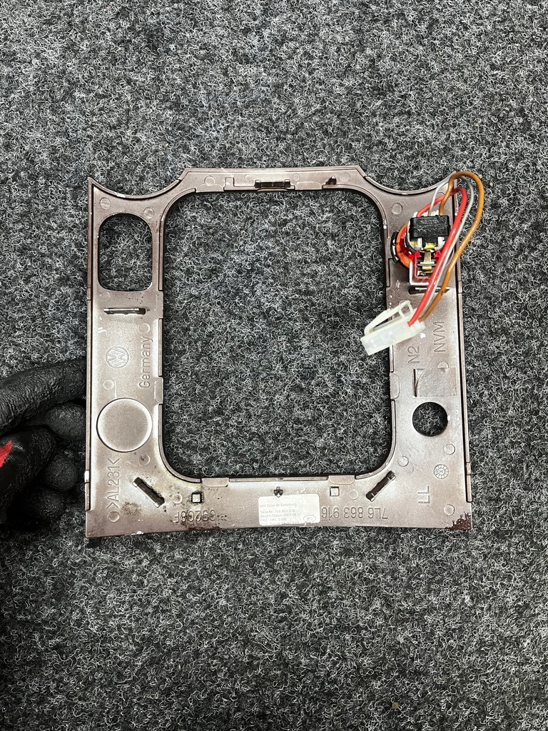 VW Touareg și 7L 7L6863916 priză Product image
