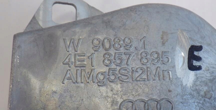 MÂNER PENTRU FIXARE PLACA L AUDI A8 S8 D3 4E1857895E Product image