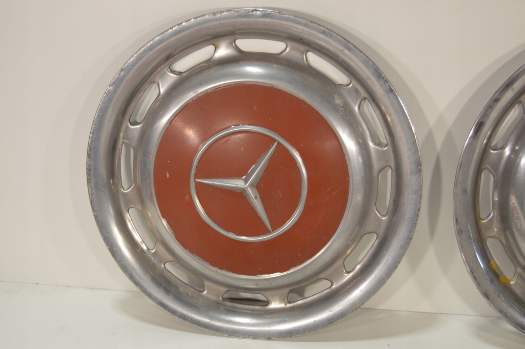 MERCEDES HUBCAPS W123 W115 W116 W108 SET ORIGINAL METAL Product image