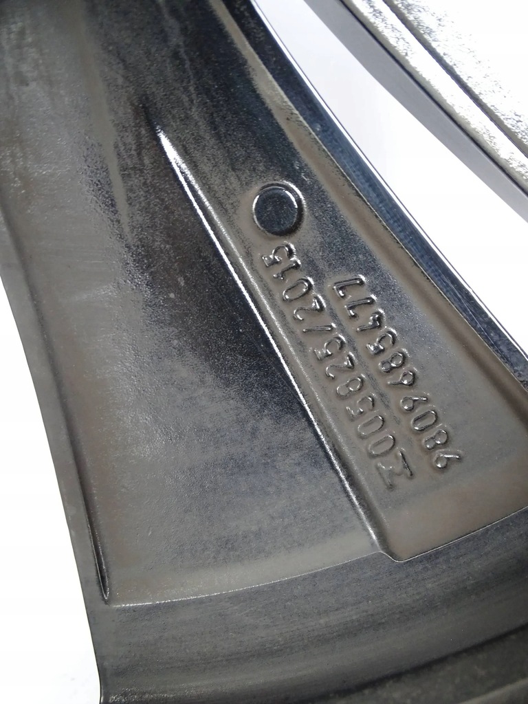 JANTE PEUGEOT 7 j x 19 H2 CH5 38 9809685477 Product image