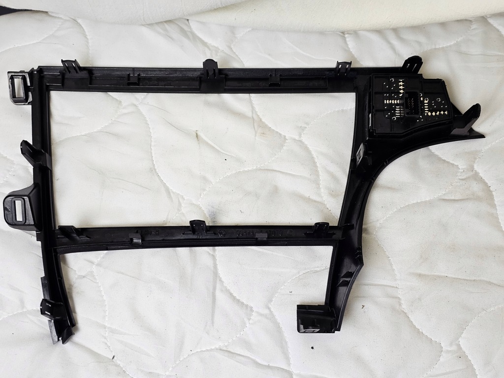 CAPAC CADRU COMUTATOR RADIO NAVI NAVIGATION TOYOTA PRIUS III 55474-47070 Product image