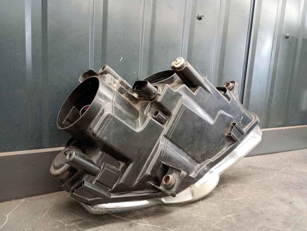 3C0941005Q FAVIUL LEGAT VW PASSAT B6 HELLA Product image