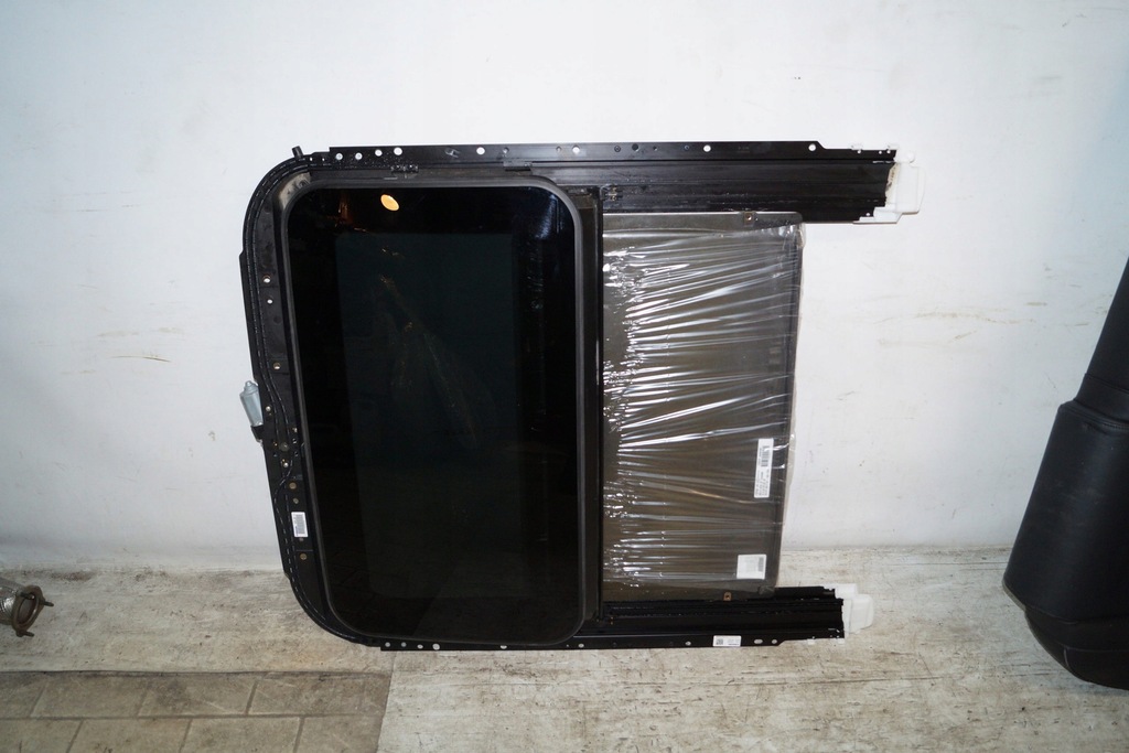 AUDI A5 8T TRAPA COMPLET 8T8877041E TB9 Product image