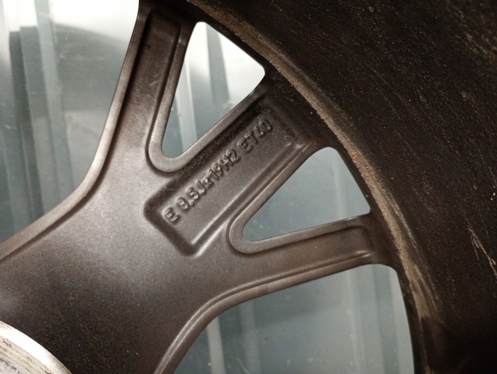 8W0601025DH Aluminum Rim 8.5JX19H2 ET40 5X112 AUDI SPORT A4 B9 8W A5 S5 Product image
