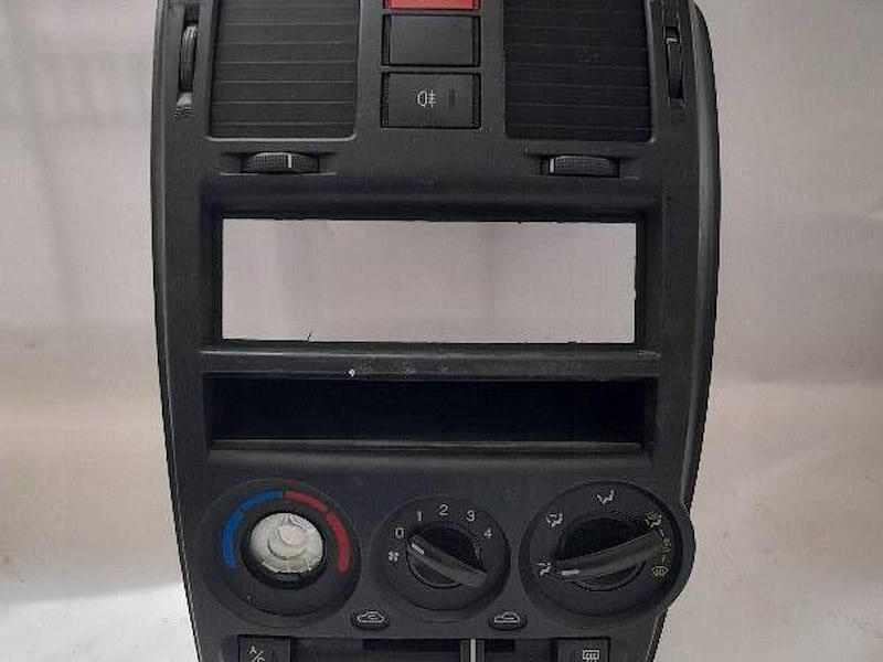 PANOU CAPAC CENTRAL 84740-10050 HYUNDAI GETZ Product image