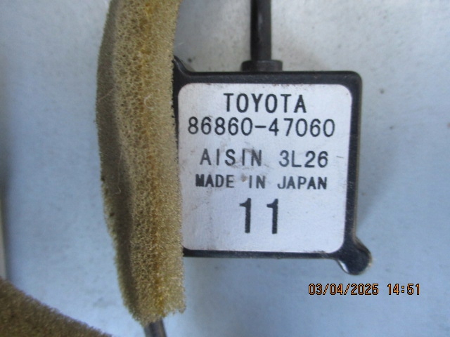 Antenă antenă de navigație OE 86860-47060 Toyota Prius II 08R Product image