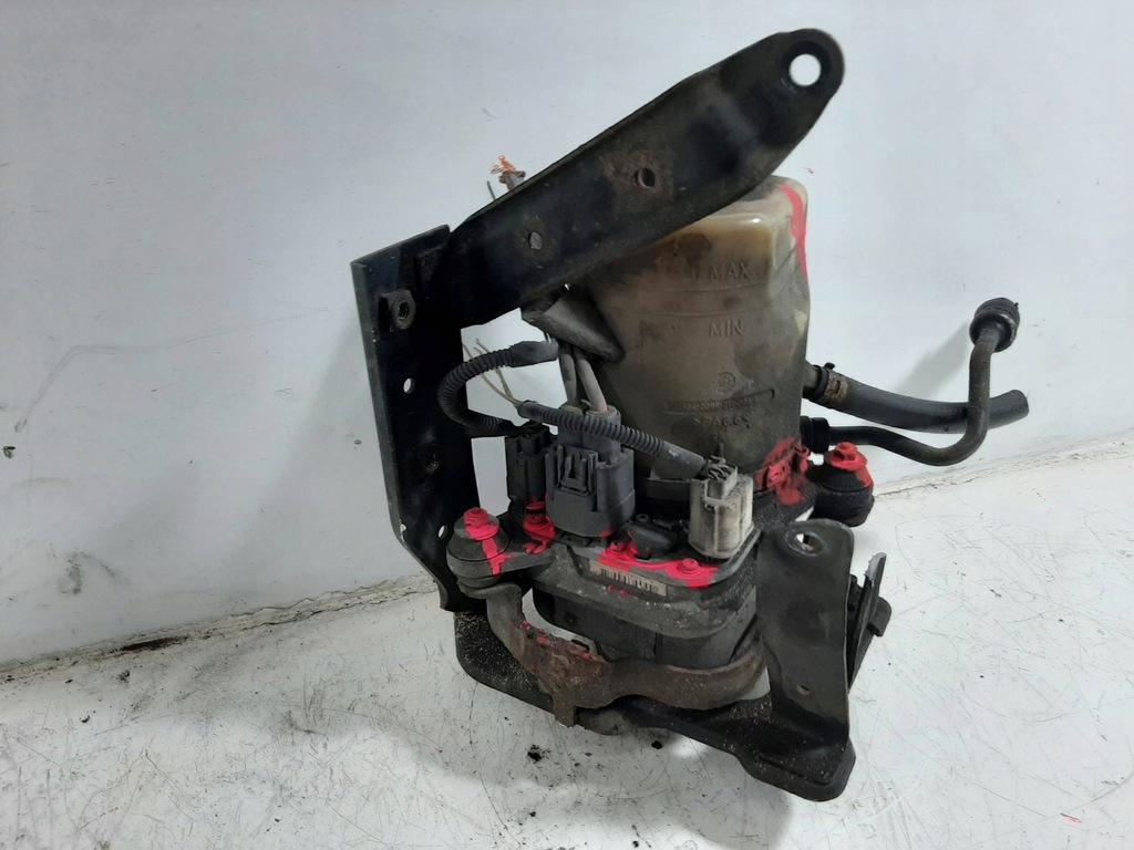 FORD FOCUS MK2 LIFT COMBI 1.8TDCI 08R POWER POMP 4M513K514CA Product image