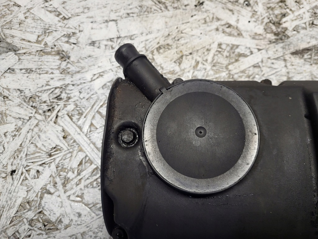 VW Passat B5 1.9 TDI 038103469P VALVE Product image
