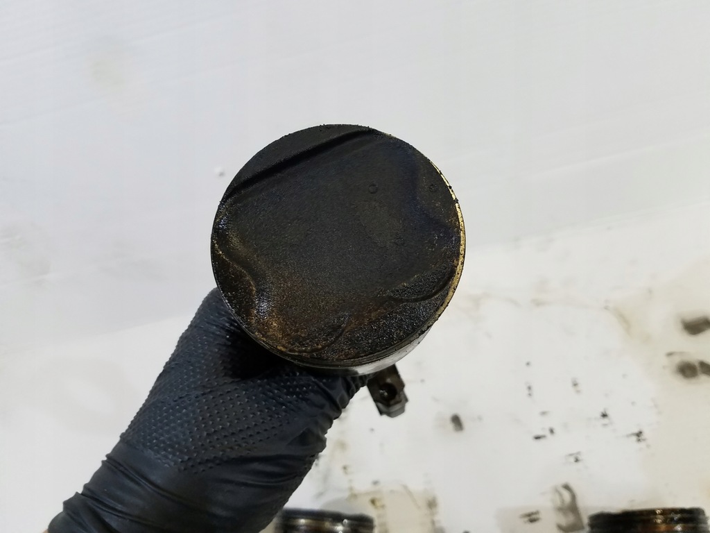 BIELLA PISTON NISSAN JUKE F15 1.6 B HR16DE 8 INJECTOARE Product image