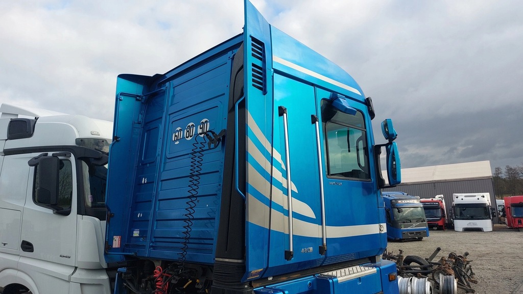 RENAULT MAGNUM 480 520 DXI VEGA SET CABINA SUFRIG Product image