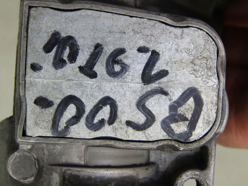 PASSAT B5 1.9 TDI 00R COMUTATOR CU CHEIE 4B0905851A Product image