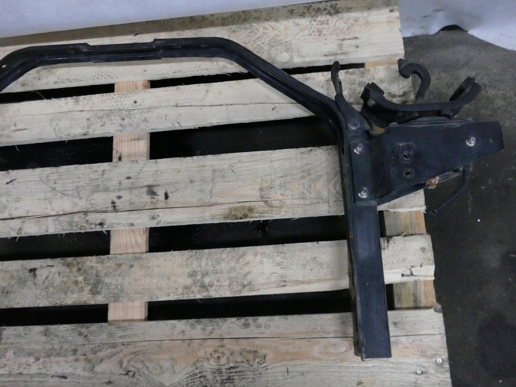 MITSUBISHI CANTER FUSO CUREA FIXARE CABĂ Product image