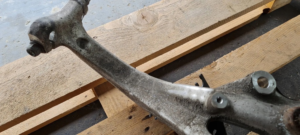 A5 8W Knuckle STÂNGA FAȚĂ STÂNGA 8W0407253F A4 B9 8W Product image