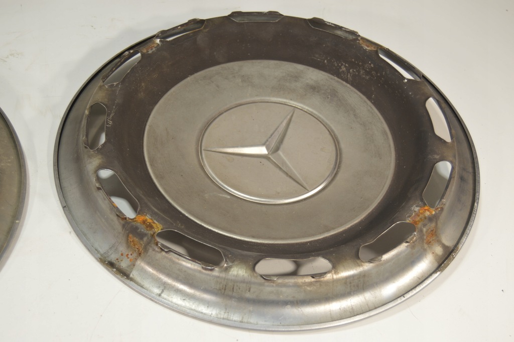 MERCEDES HUBCAPS W123 W115 W116 W108 SET ORIGINAL METAL Product image