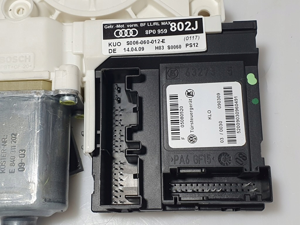 AUDI A3 8P LIFT CONTROLLER MOTOR GEAM OGLINZII RABATANTE FAȚĂ DREAPTA EU Product image