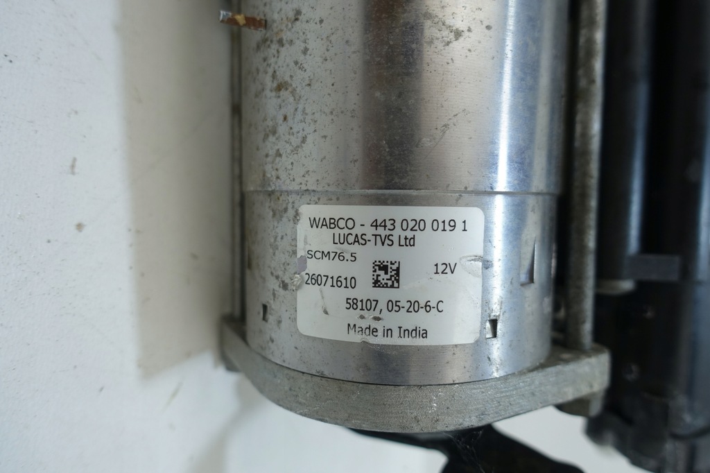 MERCEDES C-CLASS W205 2014 - COMPRESOR SUSPENSION A2133200104 Product image