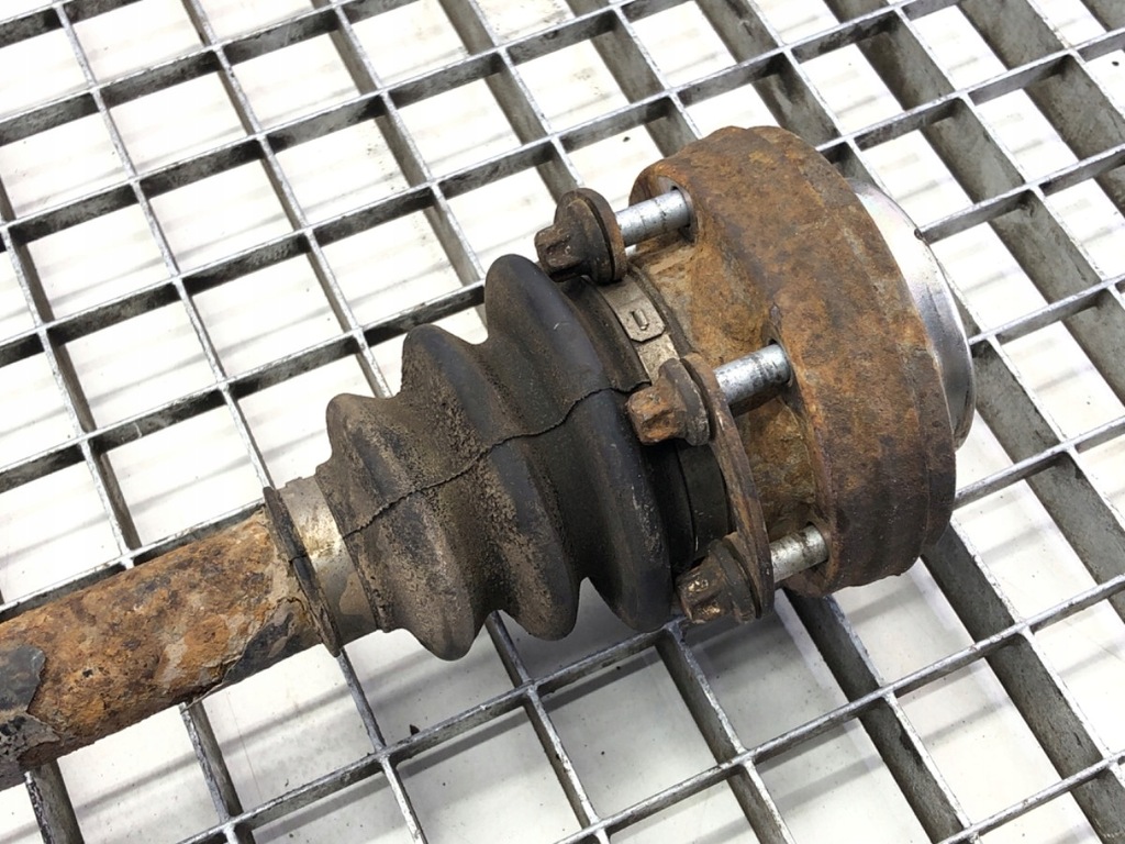 ARBORE STANGA SPATE BMW E87 2.0 122KM Hatchback 03-13 articulatie Product image