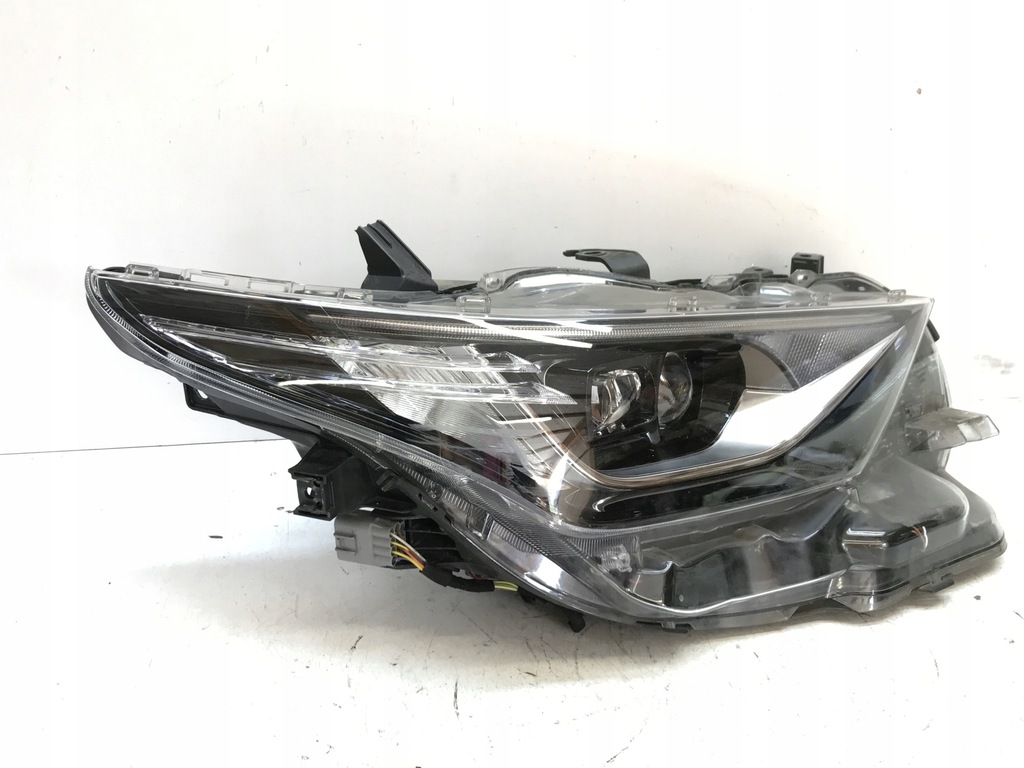 TOYOTA AURIS II LIFT 15-18 81110-02K60 LAMPA FATA DREAPTA FULL LED Product image