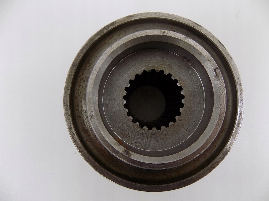 CNH HUB 84800125 CAZ 2050 2040 2030 NEW HOLLAND 720CG Product image