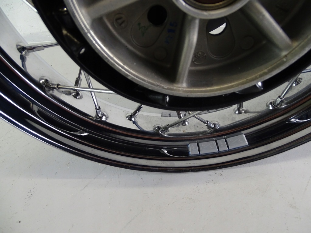 A736 Triumph Bonneville T120 Jantă spate 16'' Product image