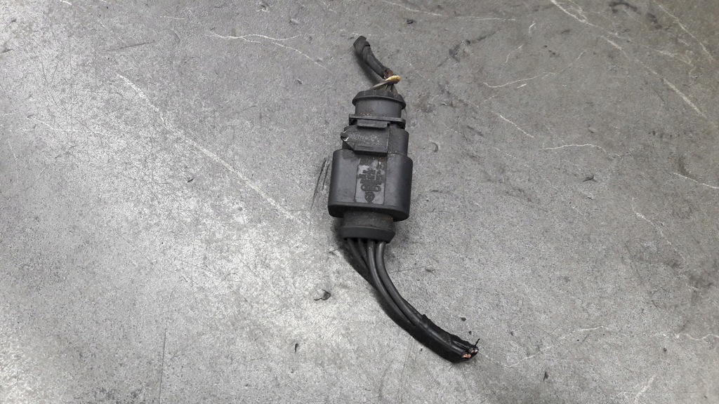 1J0973704 Plug -in Audi VW Cube Product image