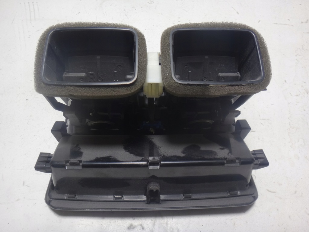 PRISE AER SPATE PENTRU BMW G30 G31 Product image