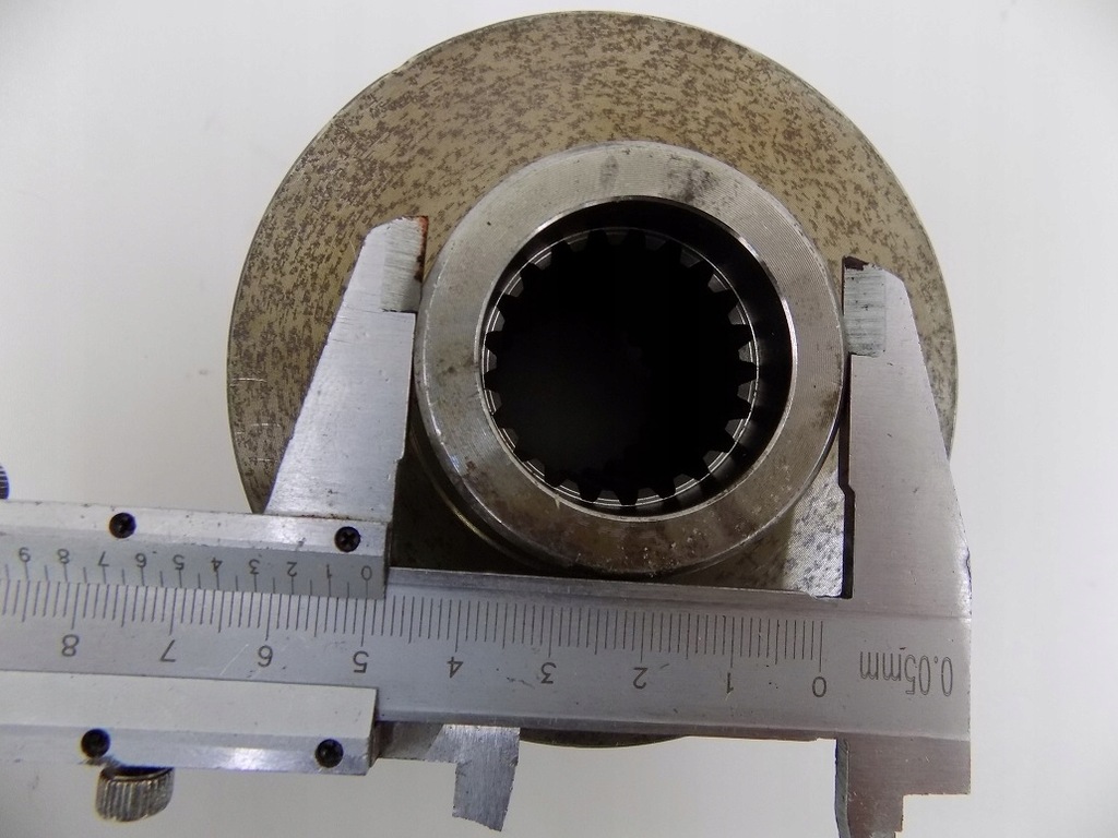 CNH HUB 84800125 CAZ 2050 2040 2030 NEW HOLLAND 720CG Product image