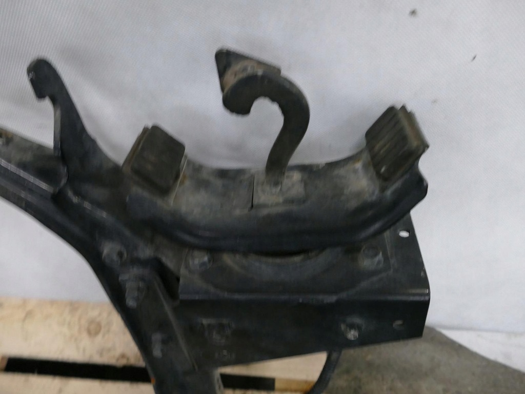 MITSUBISHI CANTER FUSO CUREA FIXARE CABĂ Product image