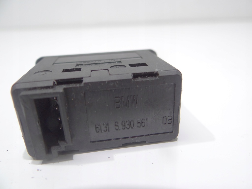 AUX BMW E87 E90 E92 OE 6930561 priză Product image