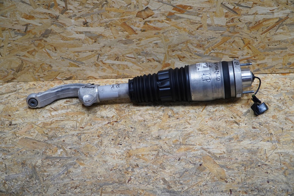 AMORTIZOR PNEUMATIC FATA 06701062620 06701062600 LEVANTE 3.0 D 16- Product image