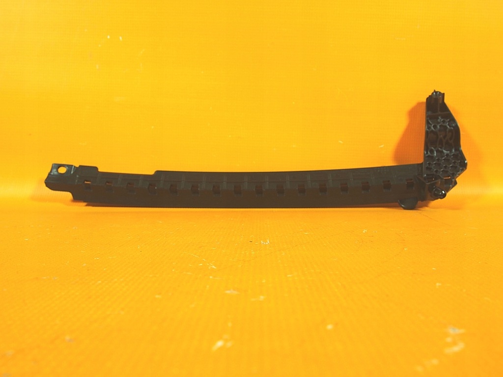 Audi Q3 83A SB 18KM Ghid geam spate stanga 83a839067 Product image