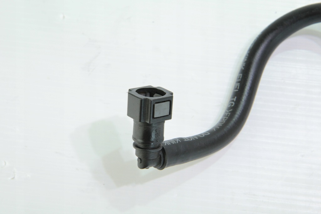 YAMAHA R1 RN12 04-06 CONDUCTA DE CARBURANT Product image