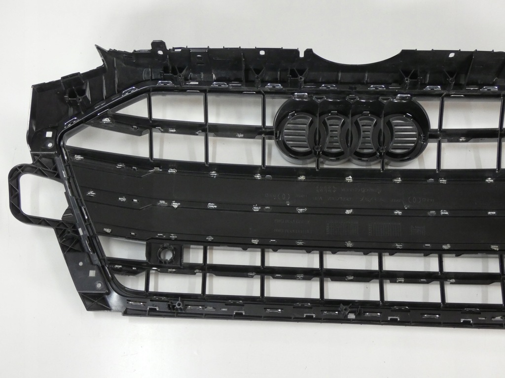Grătar artificial AUDI A4 8W lift Product image