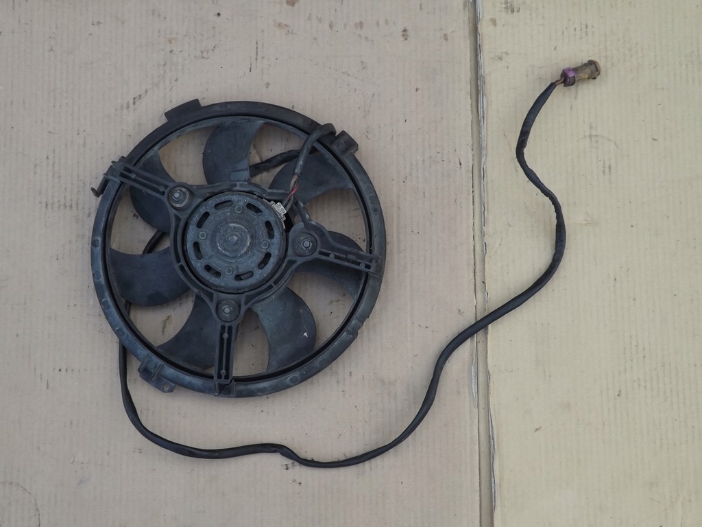 Audi A4 B5 1999 VW Passat mufa ventilator aer conditionat Product image