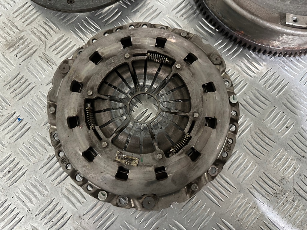 BMW E87 116i N43B16A ambreiaj cu masa dubla 7560876 Product image