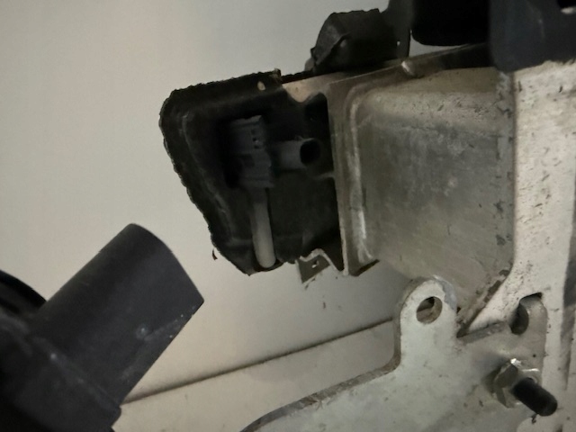 Audi A3 S3 8V Senzor de ascensor al centurii de armare de armare din față Product image