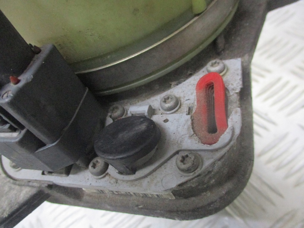 PUTERE POMPĂ FORD FOCUS MK2 1.8 16V 4M513K514CA Product image