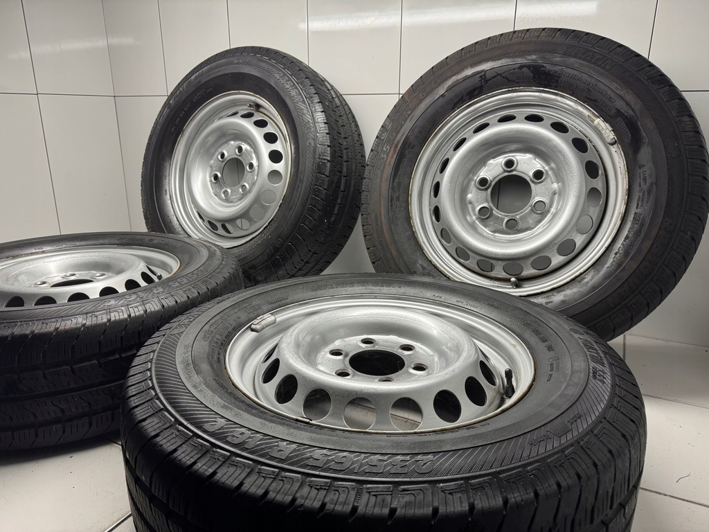 SET JANTE ANVELOPE MERCEDES SPRINTER A9074014800 235/65 R16C 6x130 Product image