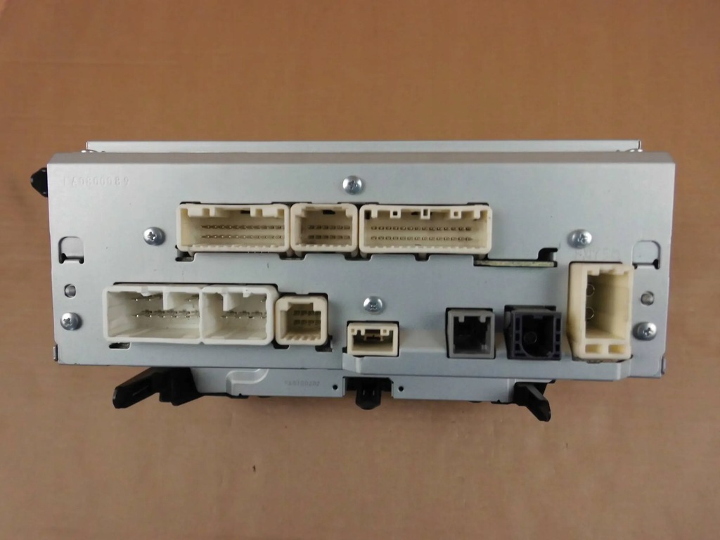 Ecran radio Toyota Prius+ PLUS 86140-47231 8614047231 Product image