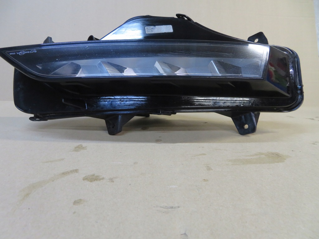 Lampa cu halogen față dreapta Skoda Octavia IV 4 5E3941700 Product image