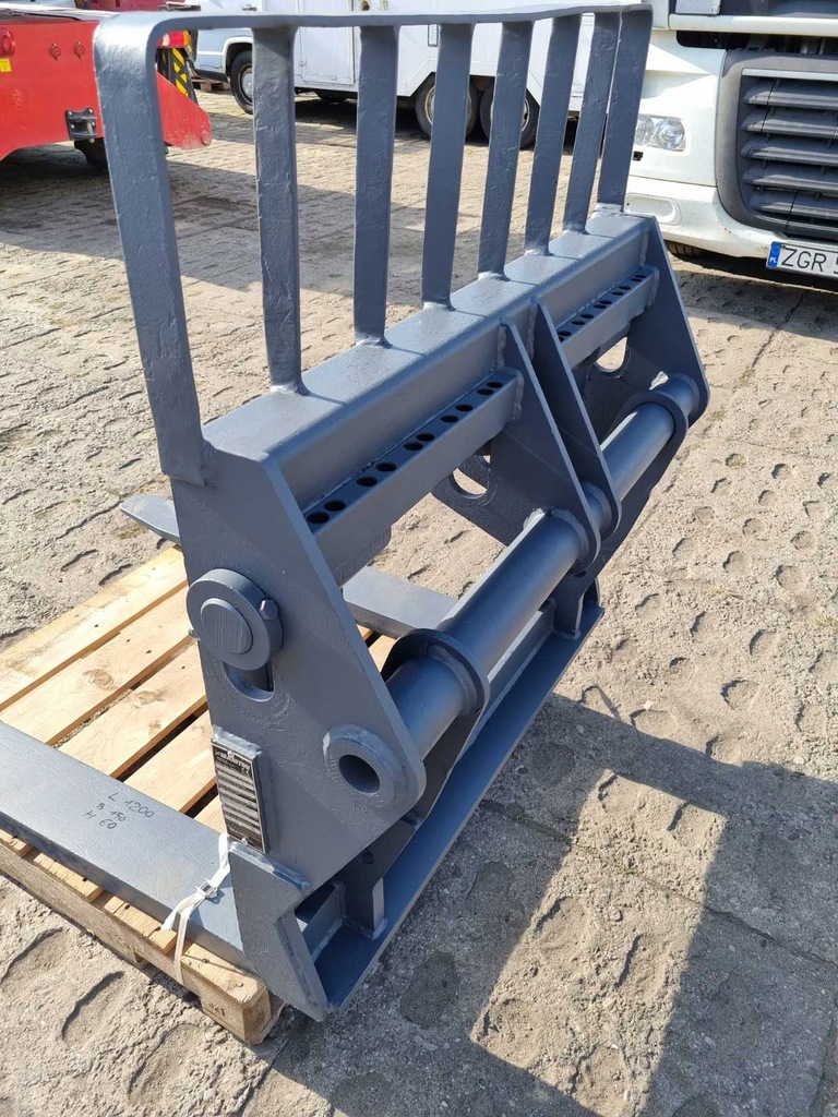 CARAT CU FURCI RABATANTE PFB 5 tone * MANITOU * MERLO * import Germania Product image