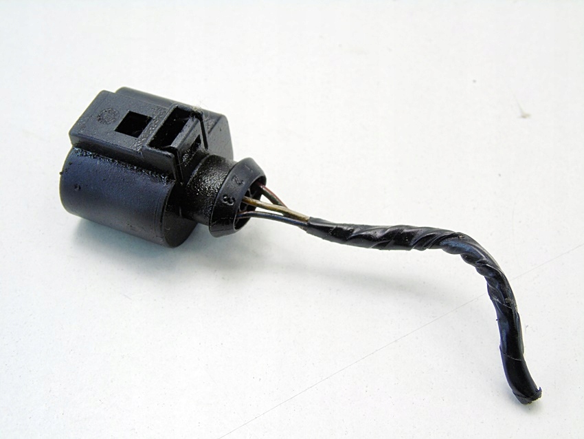 PLUG CUBE 1.2 1.4 1.6 1.8 FABIA I POLO N9 FOX ROOMSTER CORDOBA IBIZA Product image