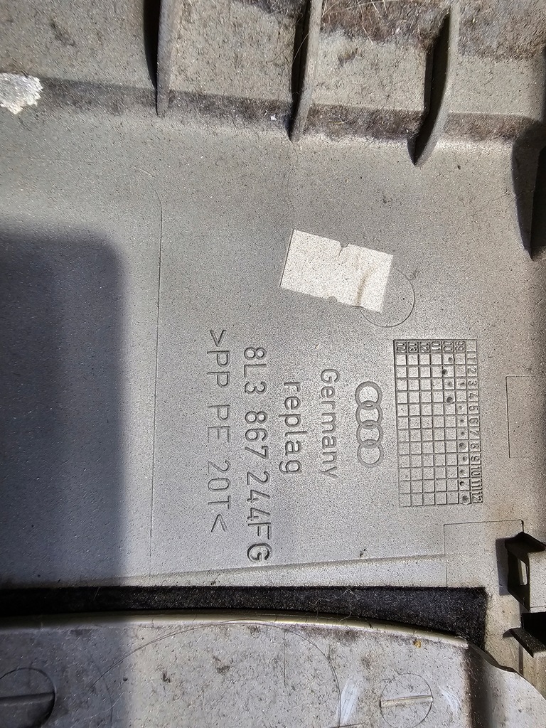 Capacă Audi A3 8L 3d, capacul stâlpului B din mijloc, dreapta 8L3867244 F G FG Product image