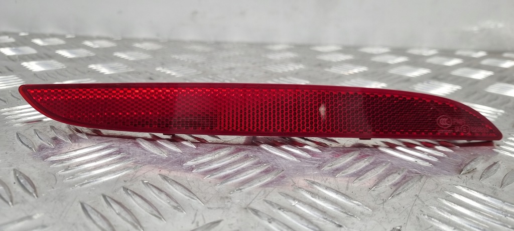 BMW F20 F21 BARA REFLECTOR DREAPTA SPATE 7363788 Product image